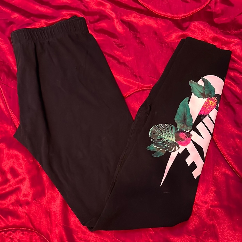 Nike Cotton Flower Swoosh leggings